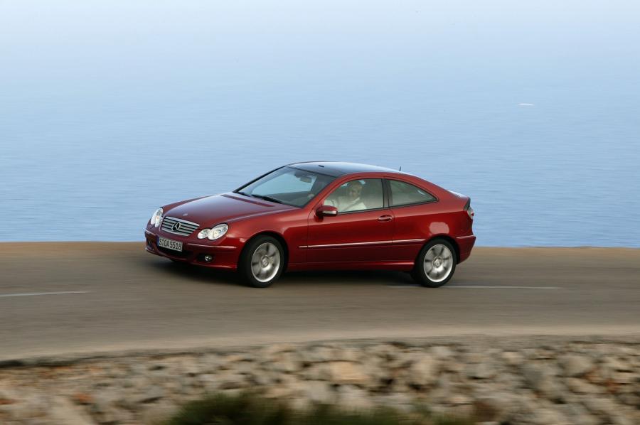  Mercedes-Benz C-Class Sportcoupe 2002 года  (фото 43 из 44)